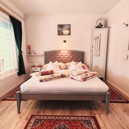 Elisoria Apartments Черсектомай Екстериор снимка