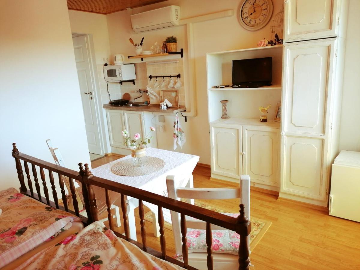 Elisoria Apartments Черсектомай Екстериор снимка