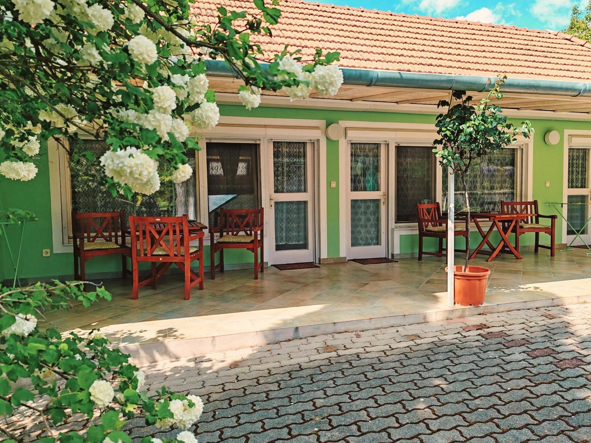 Elisoria Apartments Черсектомай Екстериор снимка