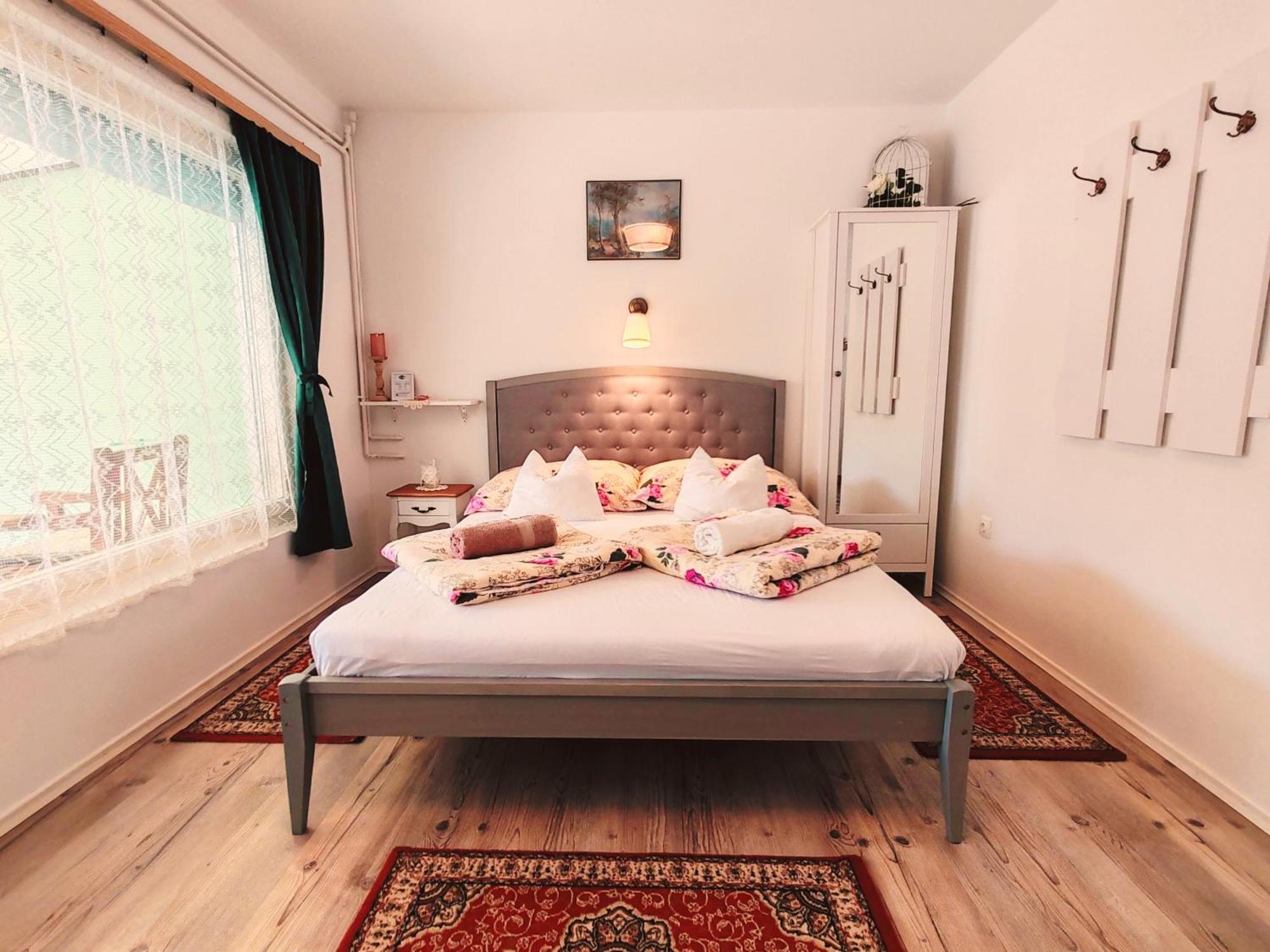 Elisoria Apartments Черсектомай Екстериор снимка