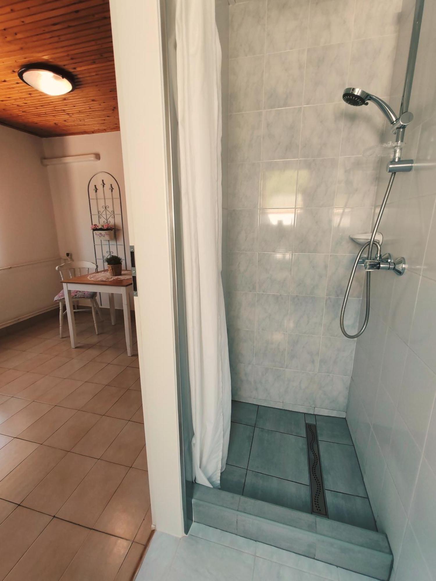 Elisoria Apartments Черсектомай Екстериор снимка