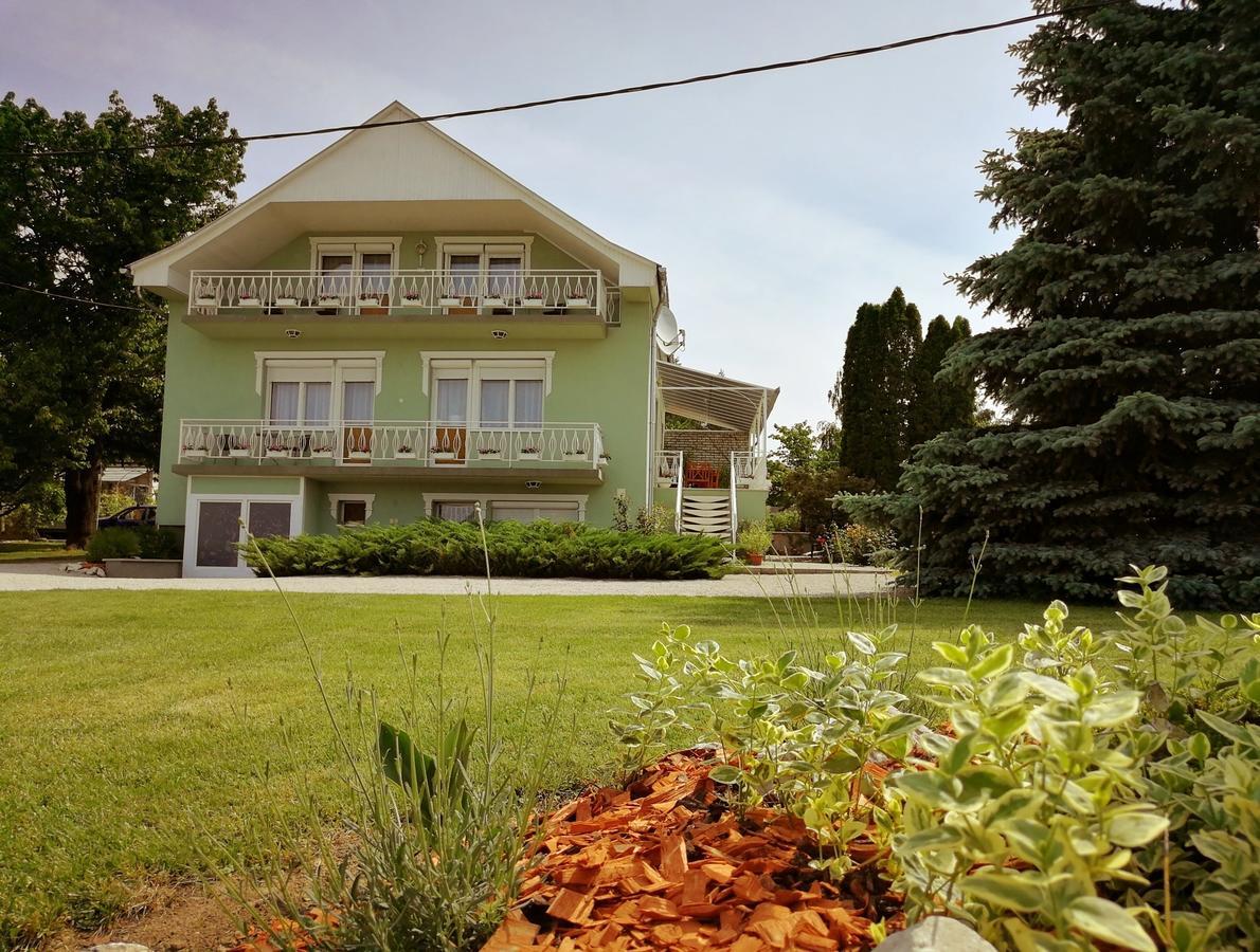 Elisoria Apartments Черсектомай Екстериор снимка